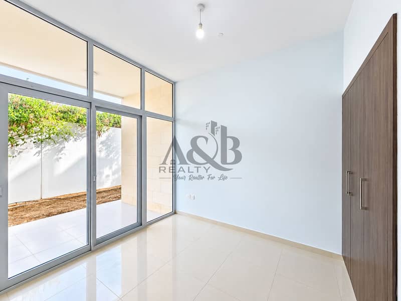 7 Bright Modern Room with Glass Doors. png