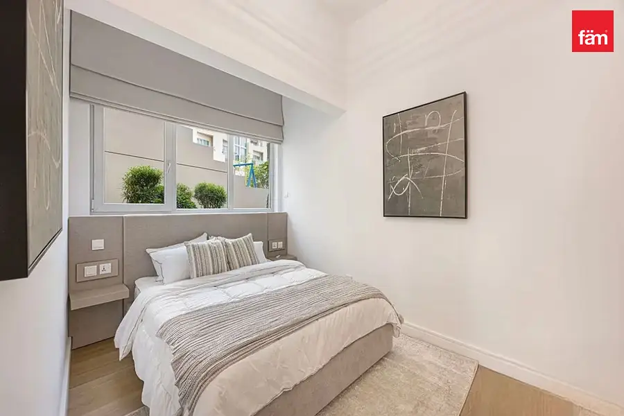 Furnished upgraded Spacious 1 Bed | Ground Floor