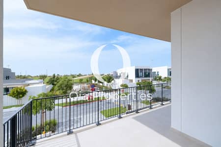 4 Cпальни Вилла в аренду в Яс Айленд, Абу-Даби - Modern Balcony Overlooking Villas and Greenery. png 4 Cпальни Вилла в аренду в Яс Айленд, Абу-Даби - Modern Balcony Overlooking Villas and Greenery. png
