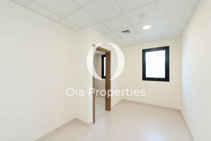 7 Empty Modern Utility Room. png