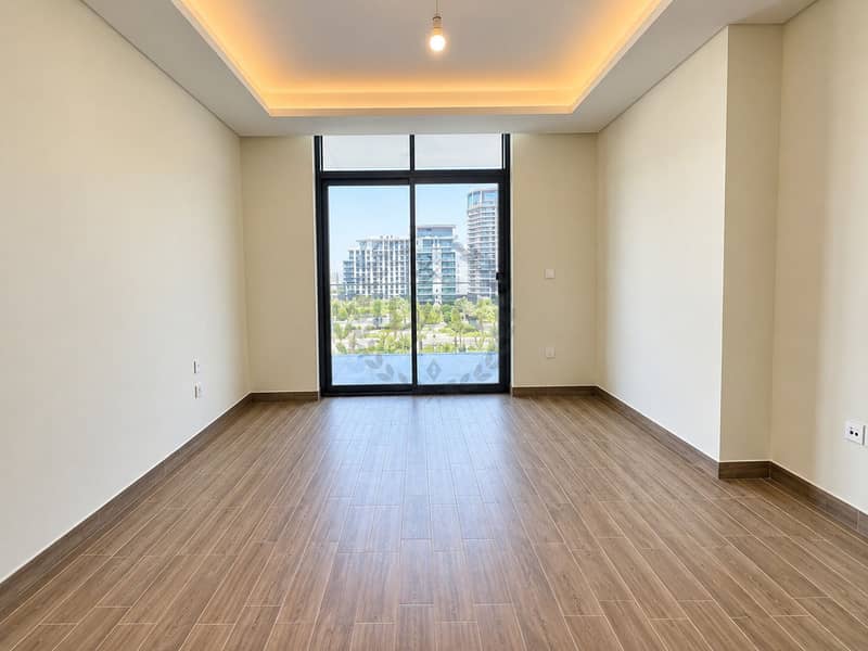 5 Empty Modern Room with City Views. jpg