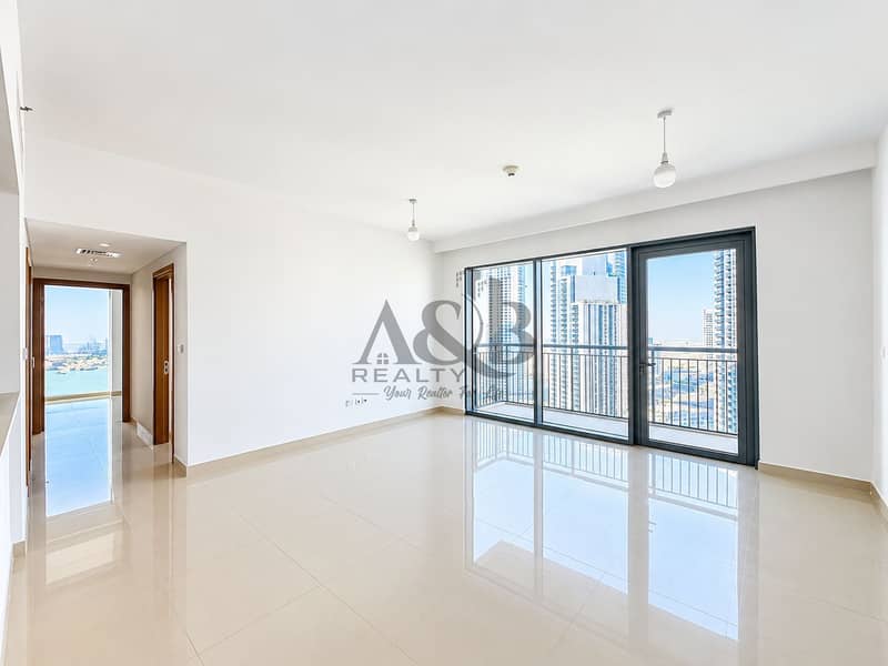 Bright Empty Apartment with City Views. png Bright Empty Apartment with City Views. png