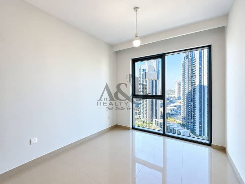 16 Bright Minimalist Apartment with City View (1). png