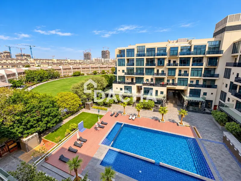 Overlooking Park & Pool | Bright & Spacious | VOT