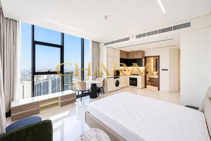 Bright Modern Apartment with City Views. png Bright Modern Apartment with City Views. png