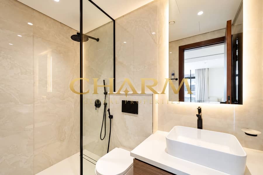 2 Luxurious Minimalist Marble Bathroom. png