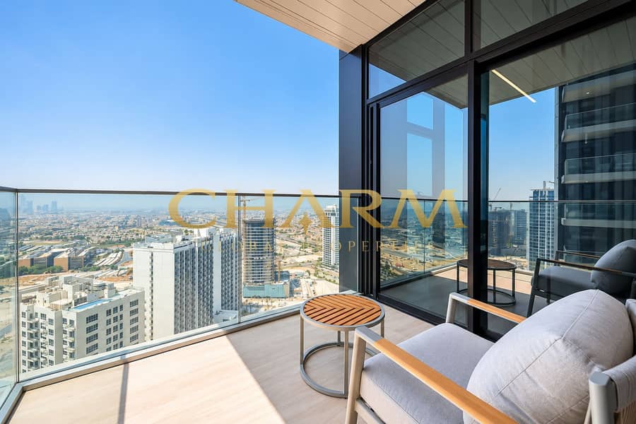 3 Modern Balcony Overlooking the Skyline. png