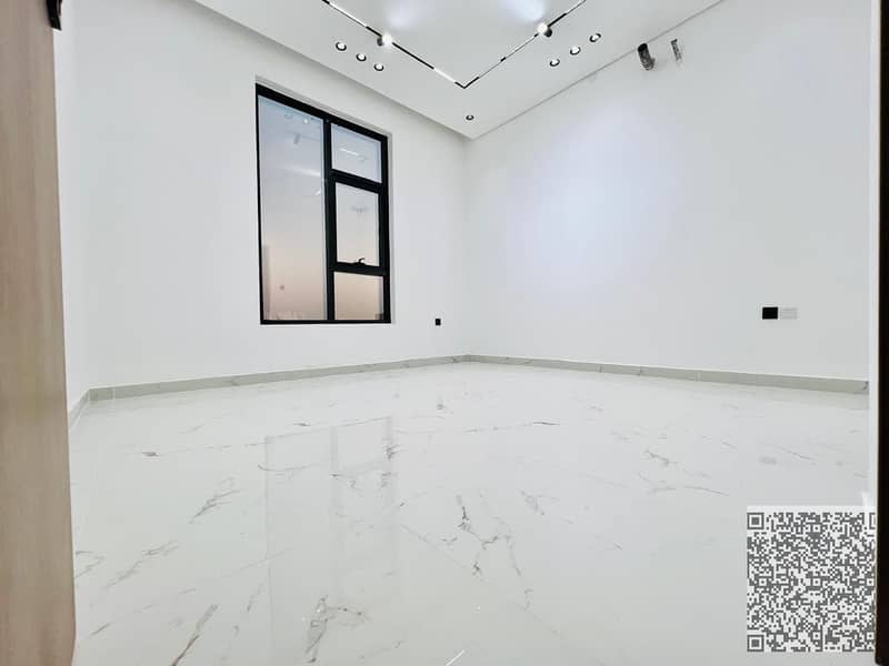 21 9269c923-3393-4649-b39d-66f0aad55d60. jpg