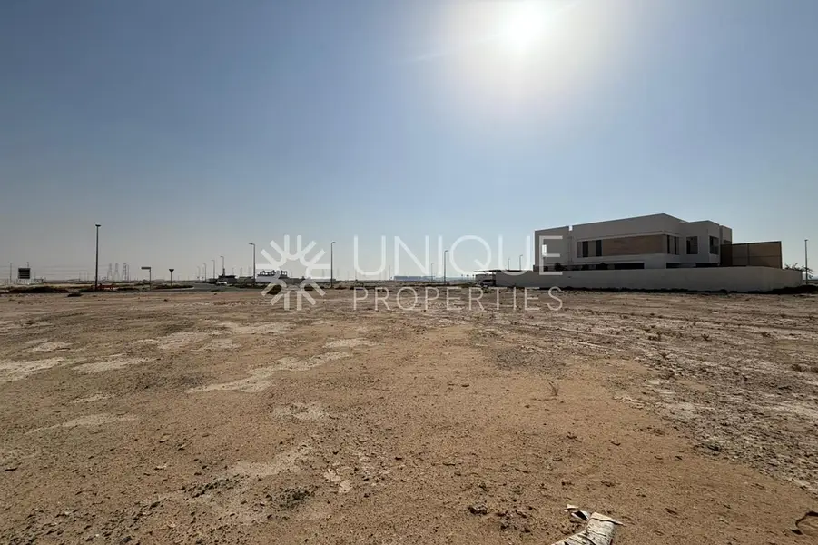 Near SZR | Vastu Compliance | Single Raw