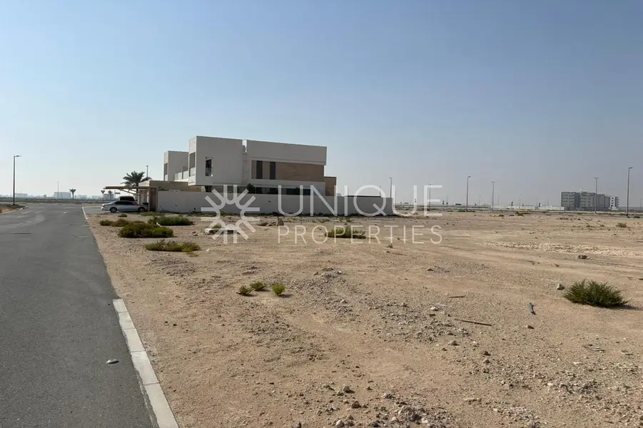 Amazing Deal | Near Exit | Mutiple Plots