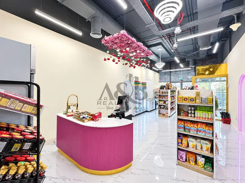 PRIME LOCATION| FULLY FITTED | 2 PARKINGS | RENTED