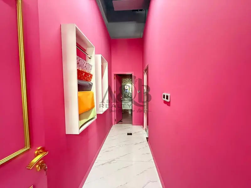 PRIME LOCATION| FULLY FITTED | 2 PARKINGS | RENTED