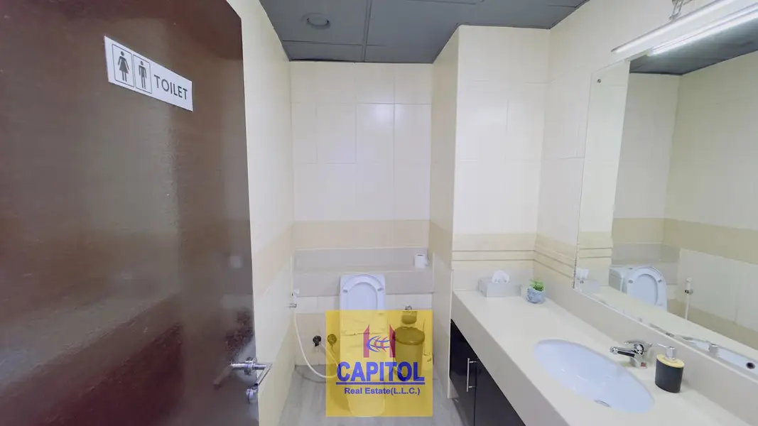 EXCELLENTLY DESIGNED COMMERCIAL OFFICE FOR RENT