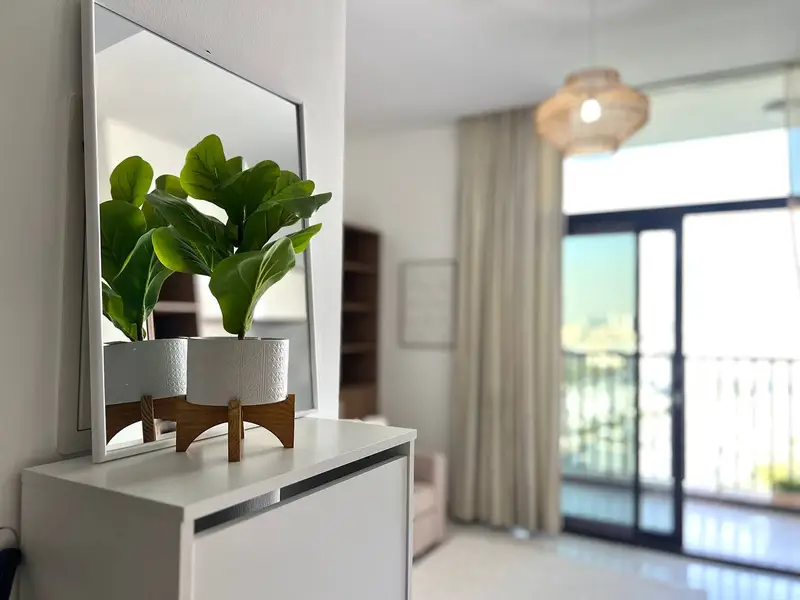 VILLAS VIEW | HIGH FLOOR | FULLY FURNISHED | 5 MIN TO METRO /No Agents