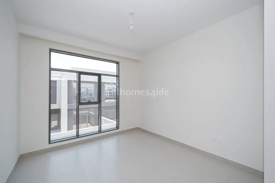 Corner | Large Plot | Vastu | 4 BR