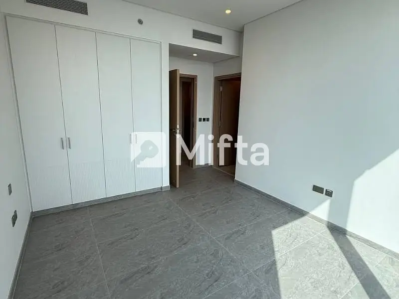 Luxurious | 1 BR | Elite Waterfront Living