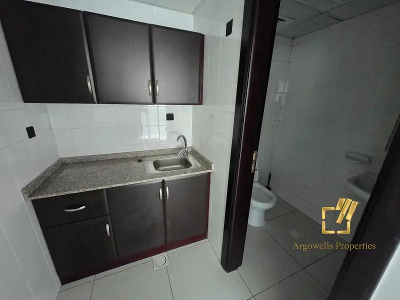 Fully Fitted | Chiller Free | Ready to Move