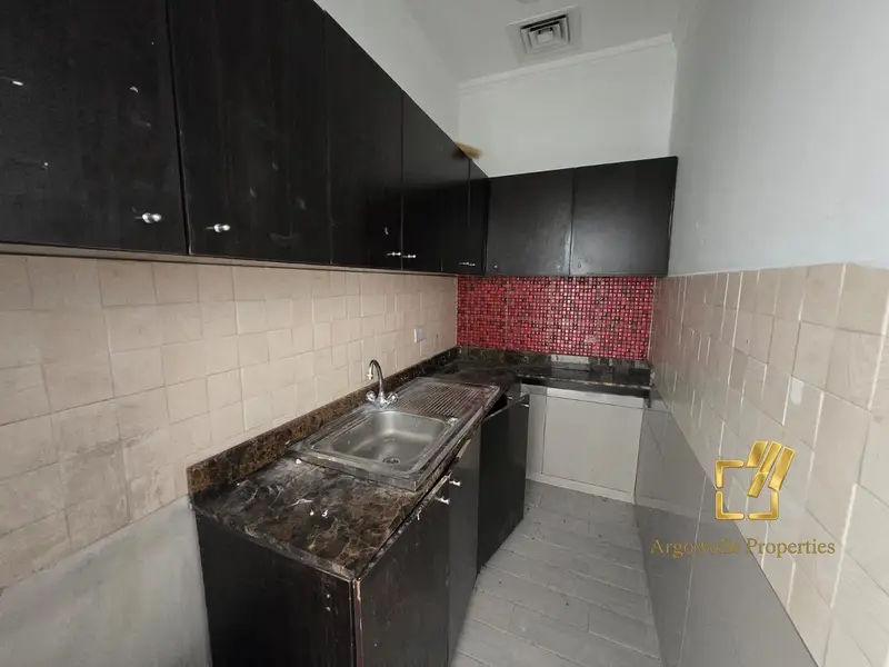Fully Fitted | Chiller Free | Ready to Move