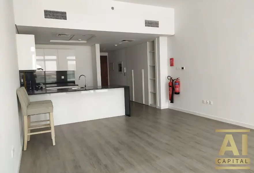 Modern Unit | Unfurnished Studio | Fitted Kitchen
