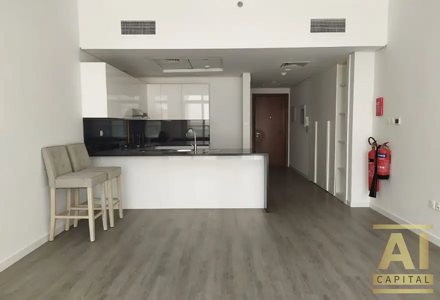 Modern Unit | Unfurnished Studio | Fitted Kitchen