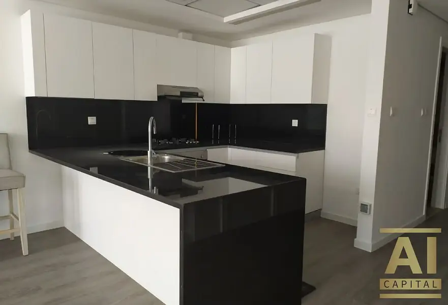Modern Unit | Unfurnished Studio | Fitted Kitchen