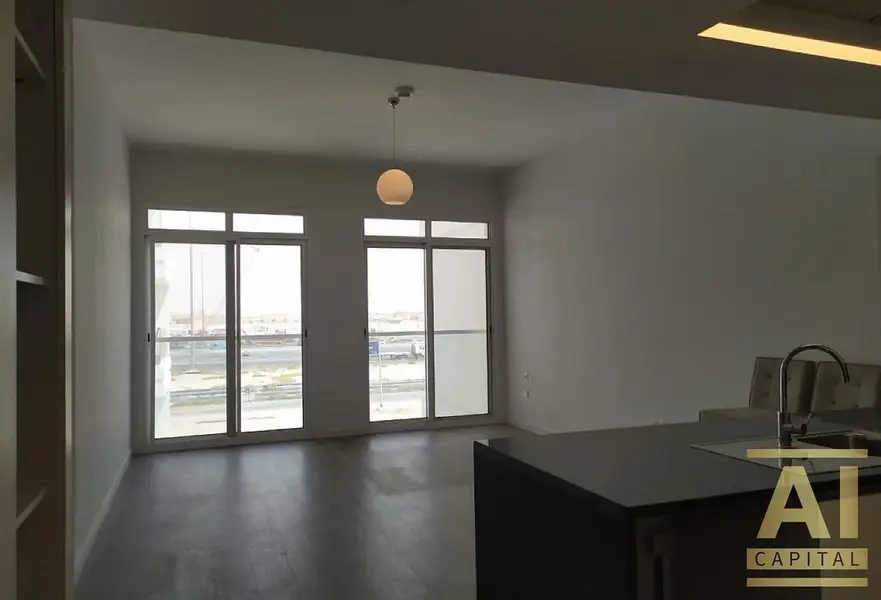Modern Unit | Unfurnished Studio | Fitted Kitchen