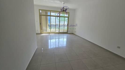 2 Cпальни Апартамент в аренду в Аль Тааун, Шарджа - apartment-for-rent-2-bedroom-altaawn-alsharqh-living-room-02. jpg