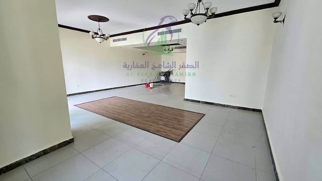 3 apartment-for-rent-3-bedroom-altaawn-alsharqh-living-room-10. jpg