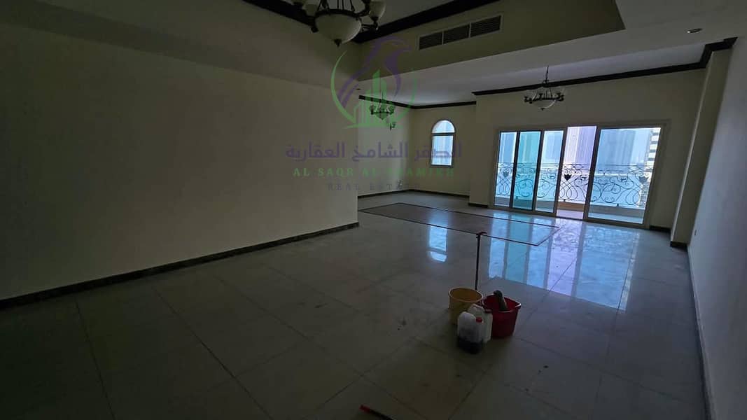 17 apartment-for-rent-3-bedroom-altaawn-alsharqh-living-room-18. jpg