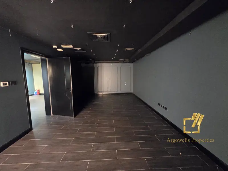Prime Location | Chiller Free | Fully Fitted