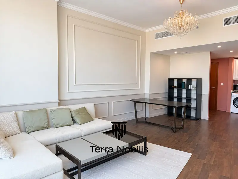 Sea view 1BR | Designer Renovation
