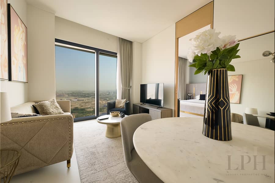 Luxury Living | Vacant | Full Furnished