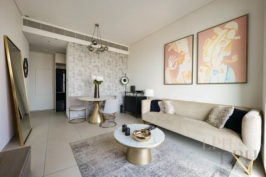 Luxury Living | Vacant | Full Furnished