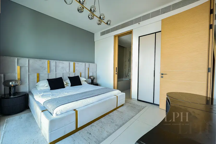 Luxury Living | Vacant | Full Furnished