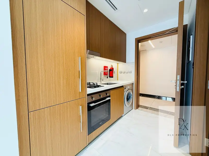 Modern Studio | Multiple Units | Mid Floor