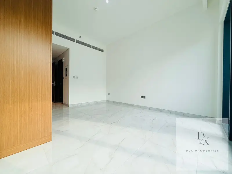 Modern Studio | Multiple Units | Mid Floor