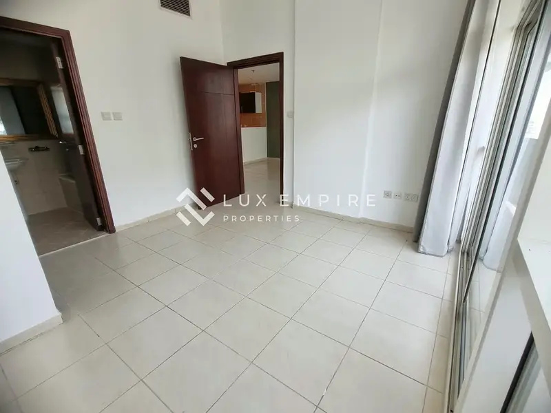 1BR Apartment | Royal Residence 1 | Balcony & Pool Access
