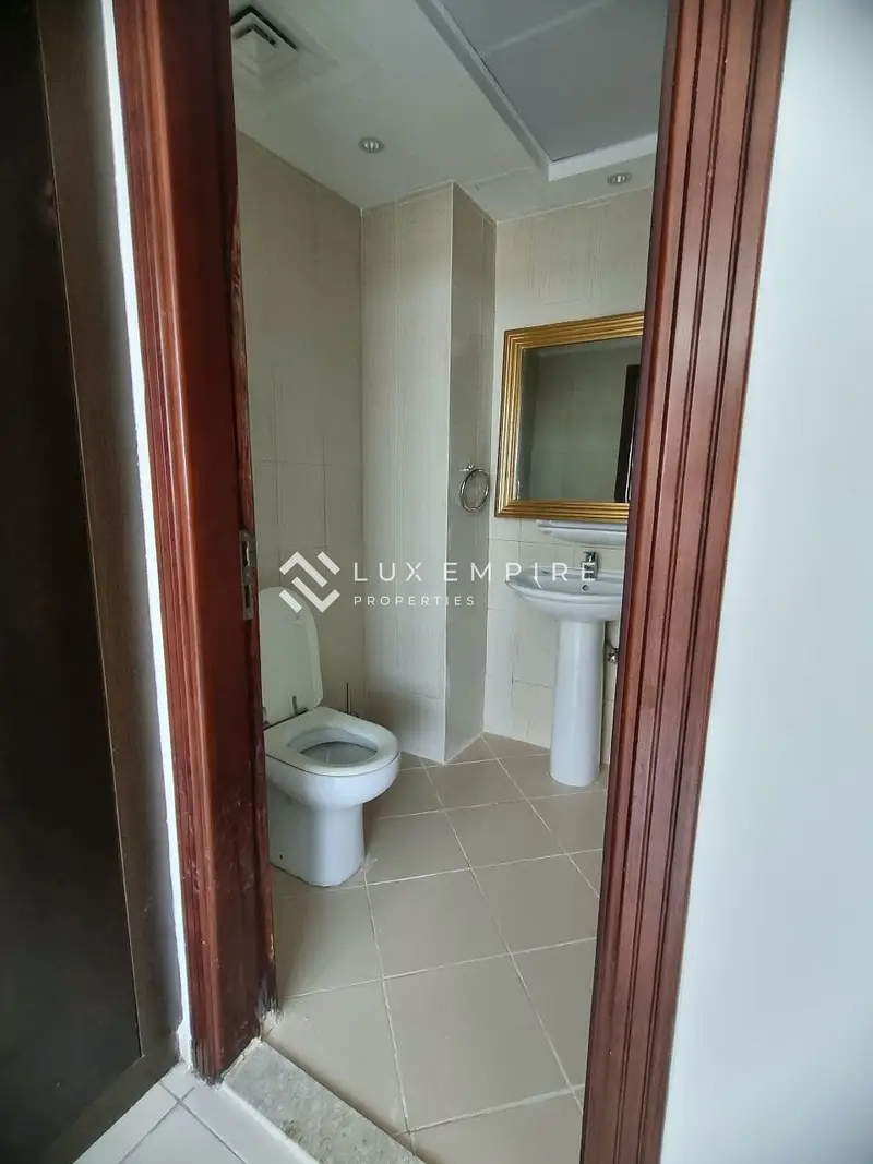 1BR Apartment | Royal Residence 1 | Balcony & Pool Access