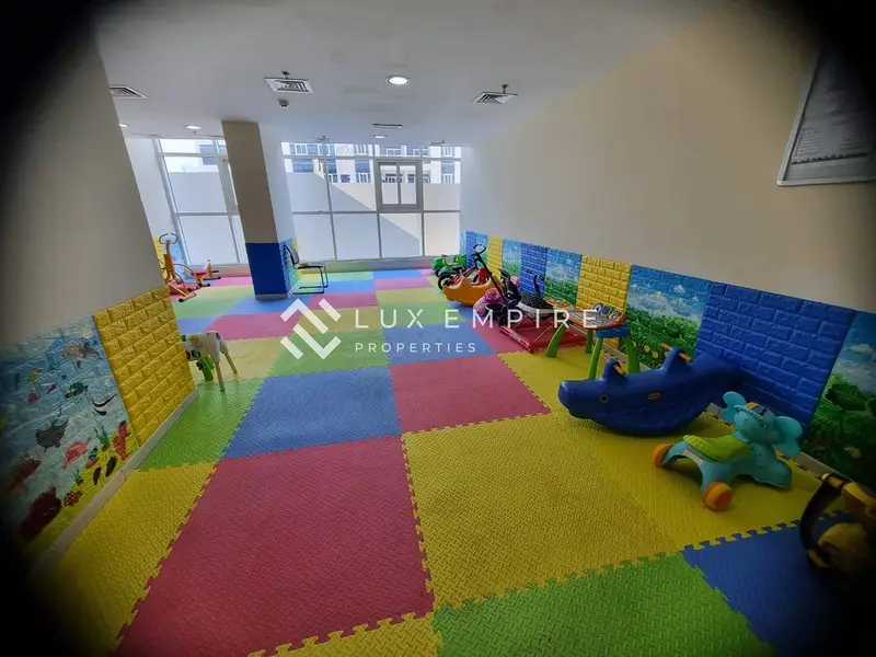 1BR Apartment | Royal Residence 1 | Balcony & Pool Access