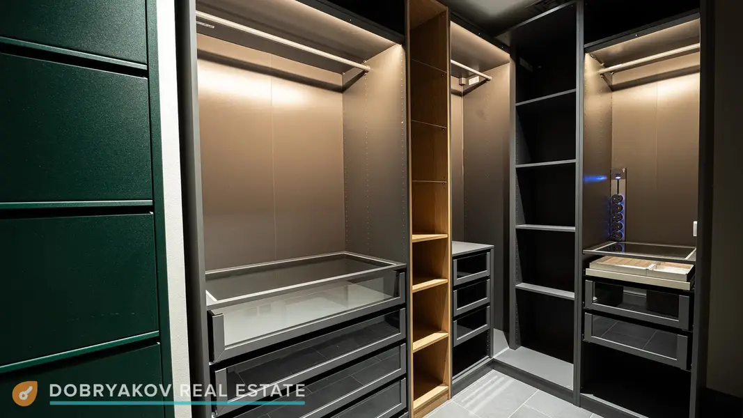 Upgraded | Furnished | Brand new | Vacant | Pool and lagoon view