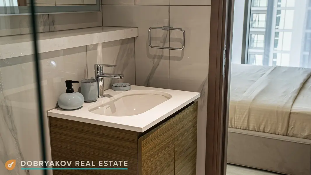 Upgraded | Furnished | Brand new | Vacant | Pool and lagoon view