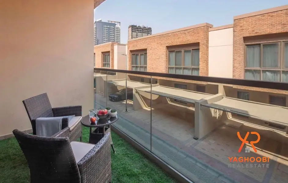 Furnished 1BR+studyroom Apartment | up to 12 cheques