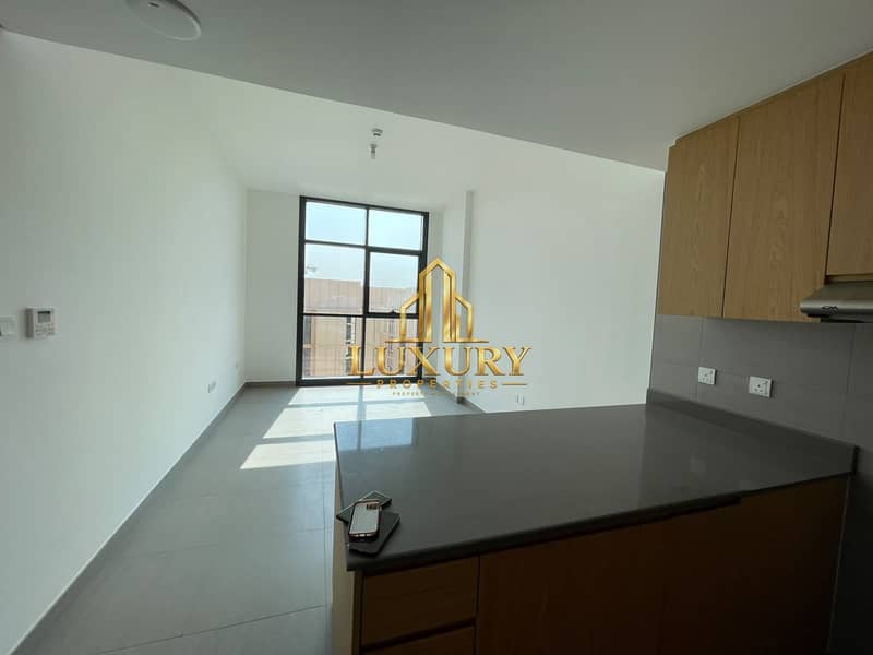 4 Spacious 1-Bedroom Apartment with Pool View & 2 Bathrooms for Yearly Rent | 44999