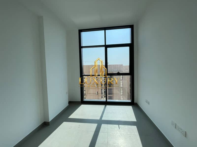 5 Spacious 1-Bedroom Apartment with Pool View & 2 Bathrooms for Yearly Rent | 44999