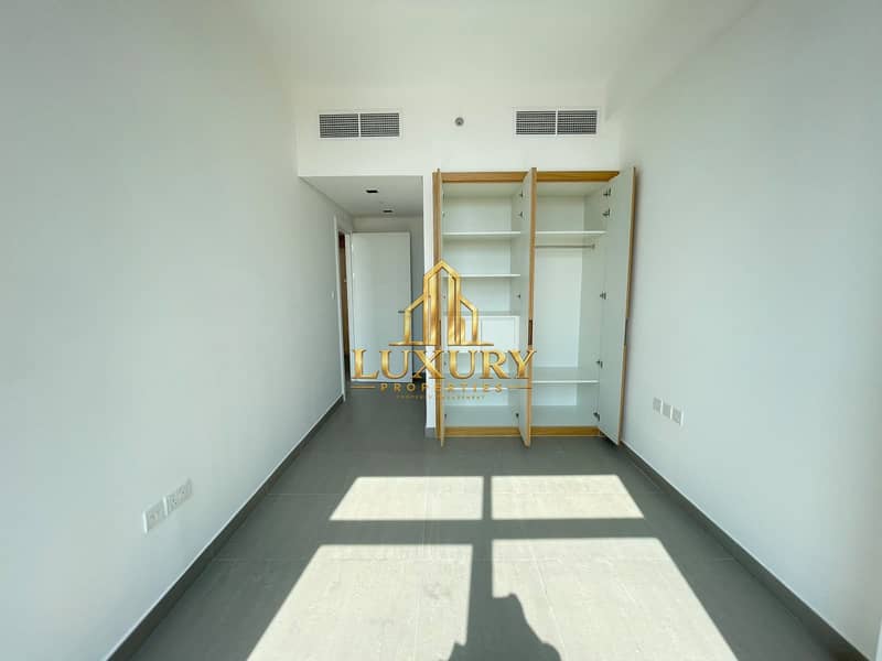6 Spacious 1-Bedroom Apartment with Pool View & 2 Bathrooms for Yearly Rent | 44999