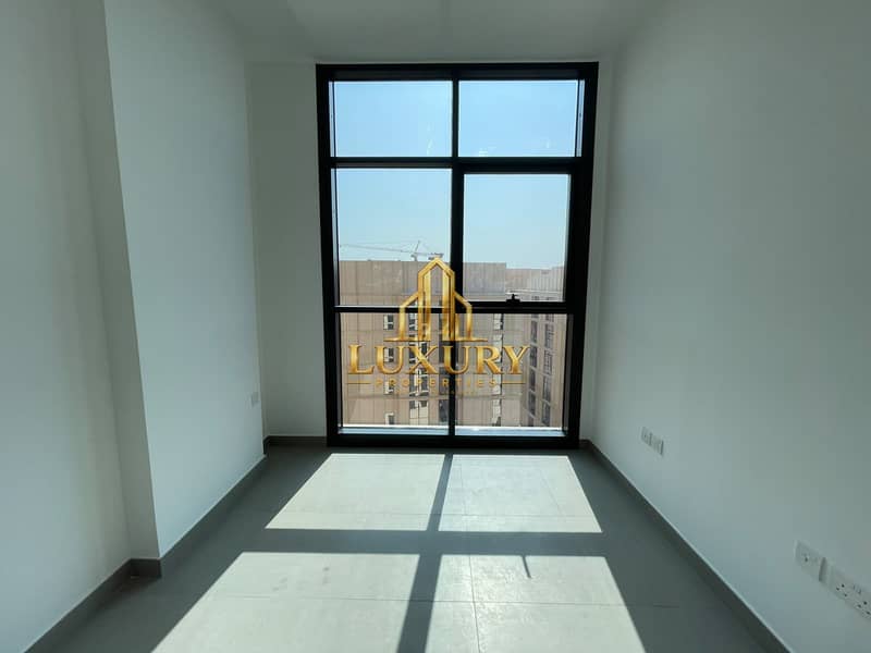 7 Spacious 1-Bedroom Apartment with Pool View & 2 Bathrooms for Yearly Rent | 44999