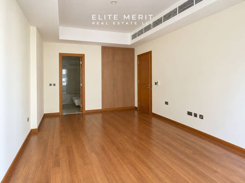 5 Minimalist Wood-Floored Apartment Interior. png