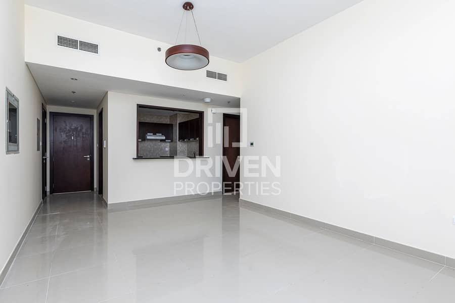 Mid floor | Chiller Free | Spacious Unit Mid floor | Chiller Free | Spacious Unit