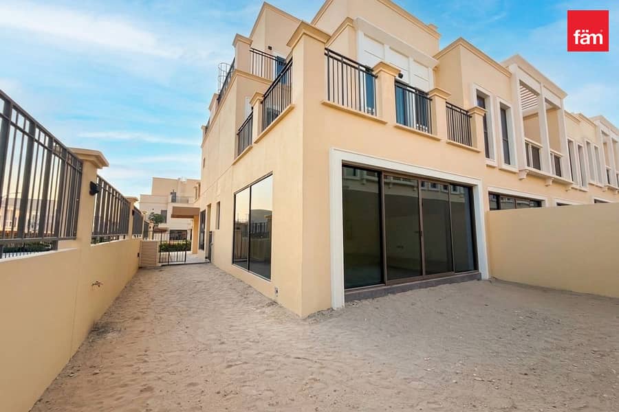 Prime End Unit | Brand New | Well Positioned Prime End Unit | Brand New | Well Positioned