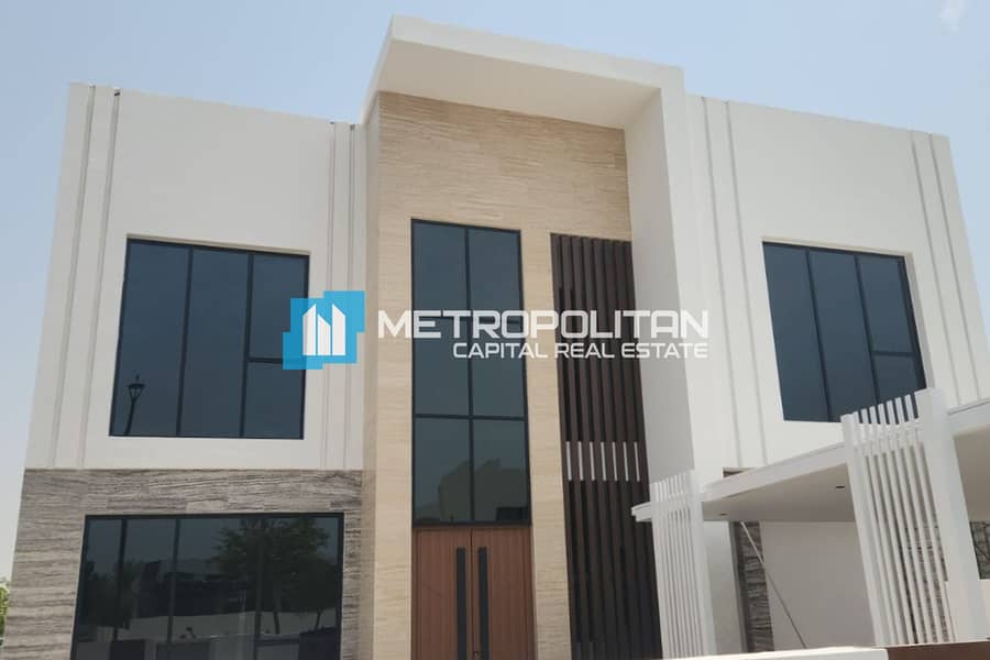 Massive 5BR | Premium Living | Maids and Drivers Massive 5BR | Premium Living | Maids and Drivers